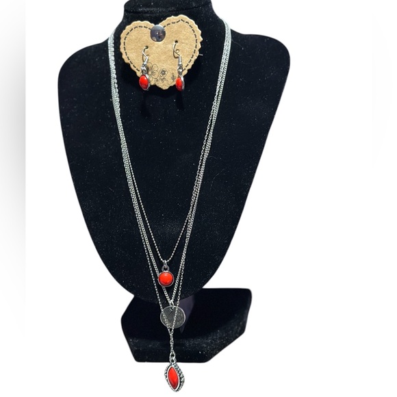 Radiate Southern Charm with our Red Gemstone Earrings and Necklace Set - Picture 3 of 3